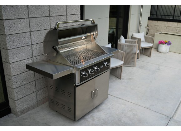 Wildfire Outdoor Living Ranch PRO 36” Gas Grill 304 SS - With Opened Cover