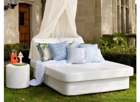 La Fete Crib Queen Resort Bed - Lifestyle
