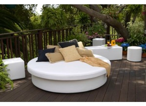 La Fete SUN PAD - Round Resort Bed - Lifestyle 