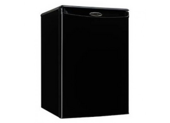Outdoor Greatroom Company Darby Silhouette Refrigerator - Angle