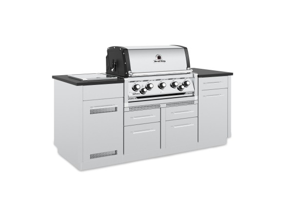 Broil King Imperial S 590i - LP/NG - Angled View