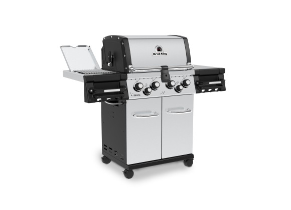 Broil King Regal S 490 Pro IR - NG/LP - Close and Angled