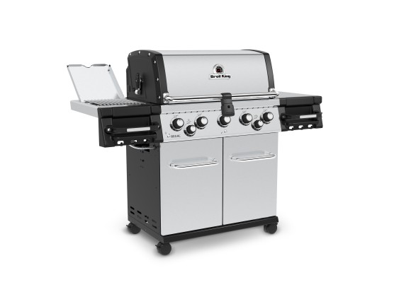 Broil King Regal S 590 Pro IR - NG/LP - Closed and Angled
