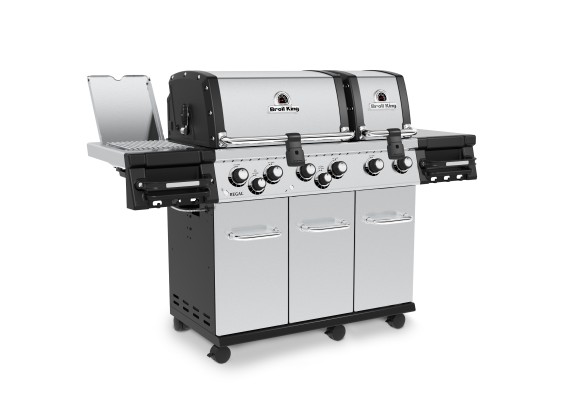 Broil King Regal S 690 Pro IR - NG/LP - Close and Angled