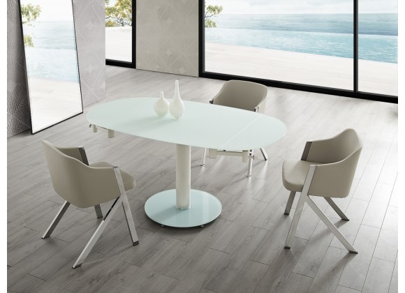 Thao Dining Table In White Tempered Glass - Lifestyle