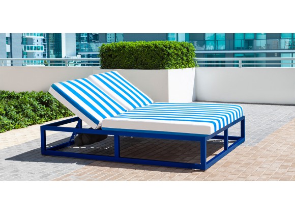 Source Outdoor Furniture Iconic Aluminum Daybed