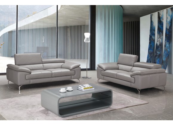 J&M Furniture Liam Loveseat