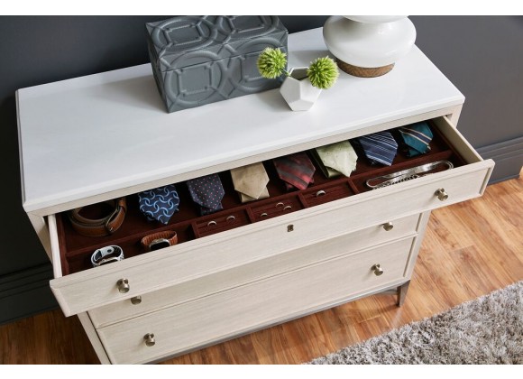 Pulaski Furniture Ashby Place 4-Drawer Bachelor's Chest