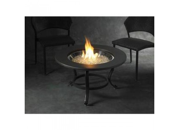 Outdoor Greatroom Company Saturn Fire Pit Table - Lifestyle
