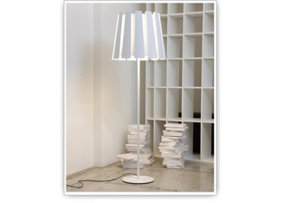 Tango Lighting Carpyen Twist Floor Lamp