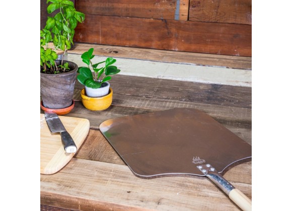 WPPO Ovens Traditional Aluminum Long Handle Pizza Peel 16"W x 40"L - Lifestyle