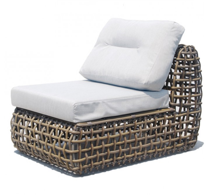 Skyline Design Dynasty Kubu Center with Sunbrella Cushion
