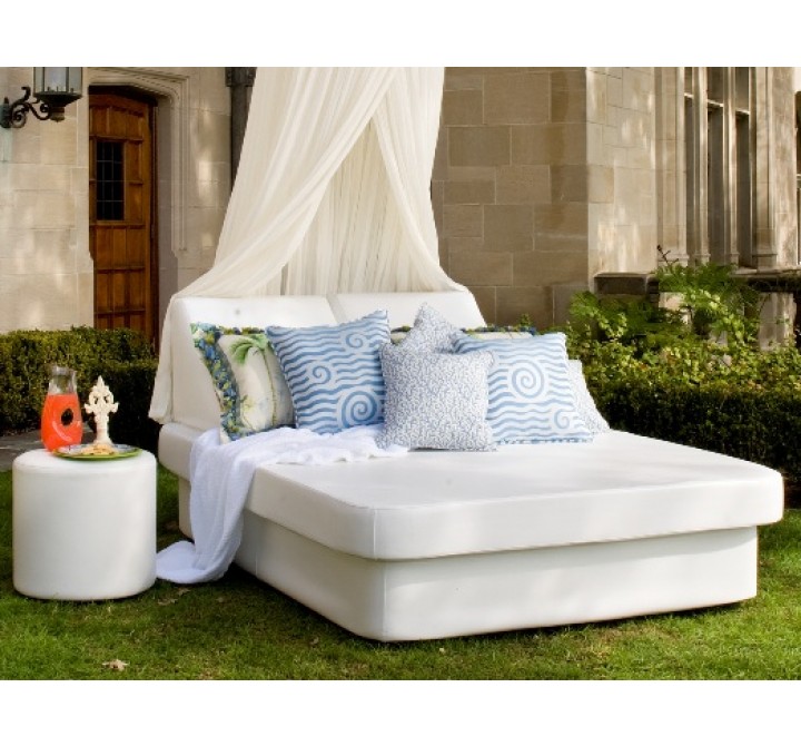 La Fete Crib Queen Resort Bed - Lifestyle