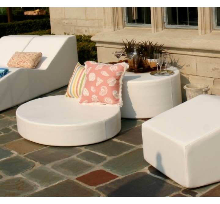 La Fete Footnote - Oval Floor Pad - Lifestyle