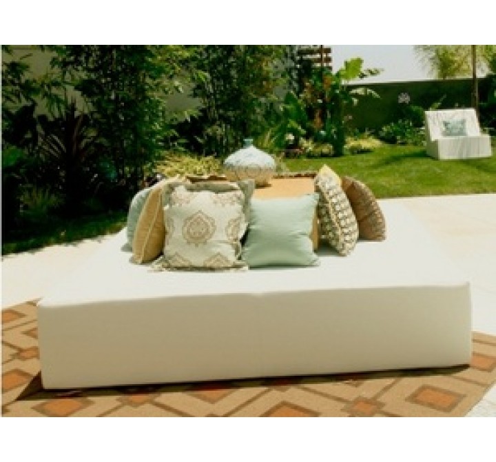 La Fete Play Pad - 6' Square Resort Bed - Lifestyle