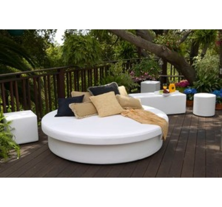 La Fete SUN PAD - Round Resort Bed - Lifestyle 
