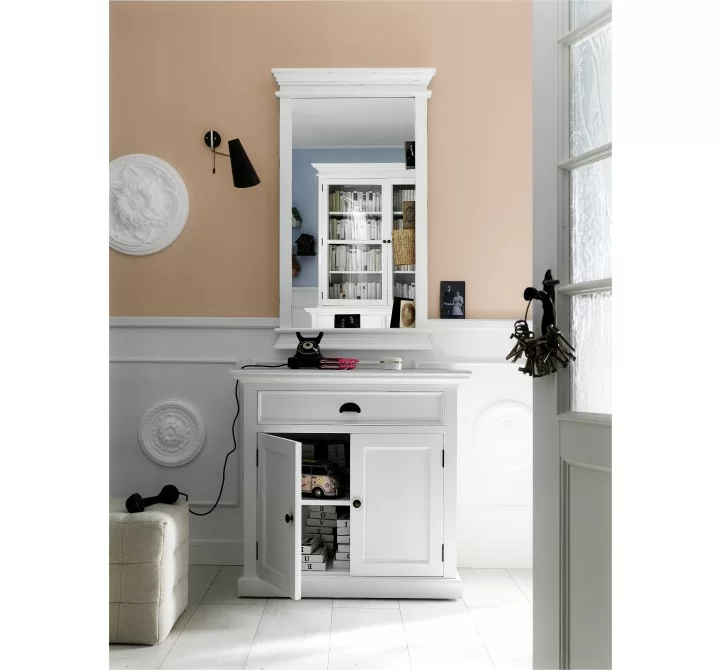 Nova Solo Portrait Mirror - Lifestyle