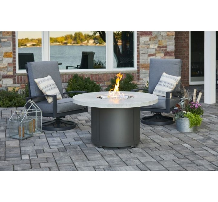 Outdoor Greatroom Company Beacon Chat Fire Table White Onyx Top 20" Burner - Lifestyle