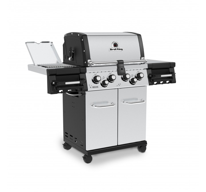 Broil King Regal S 490 Pro IR - NG/LP - Close and Angled