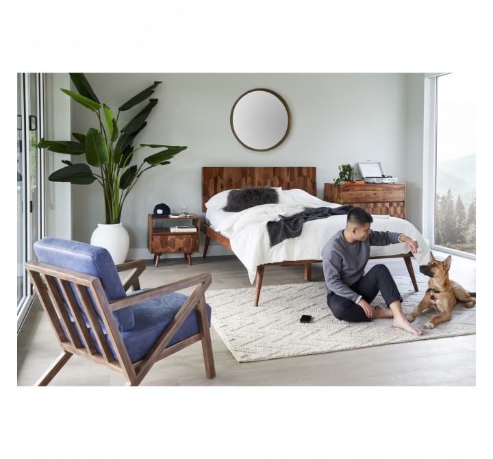 Moe's Home Collection O2 Bed in Queen / King - Brown - Lifestyle