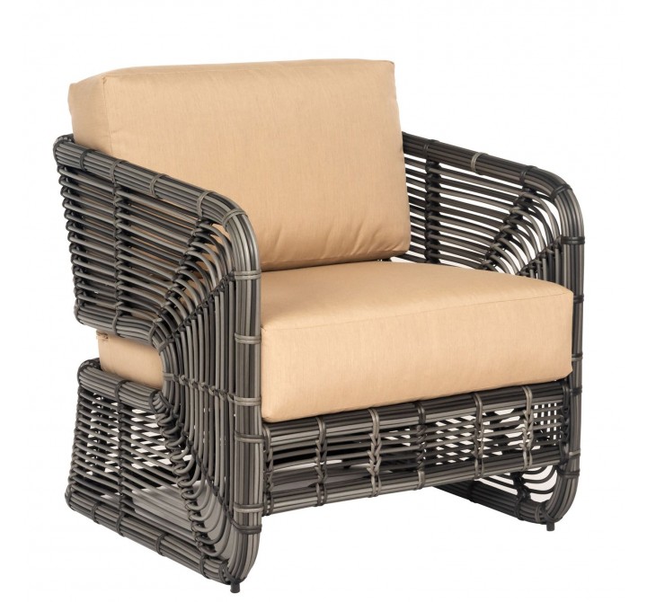 Woodard Carver Lounge Chair - Angled
