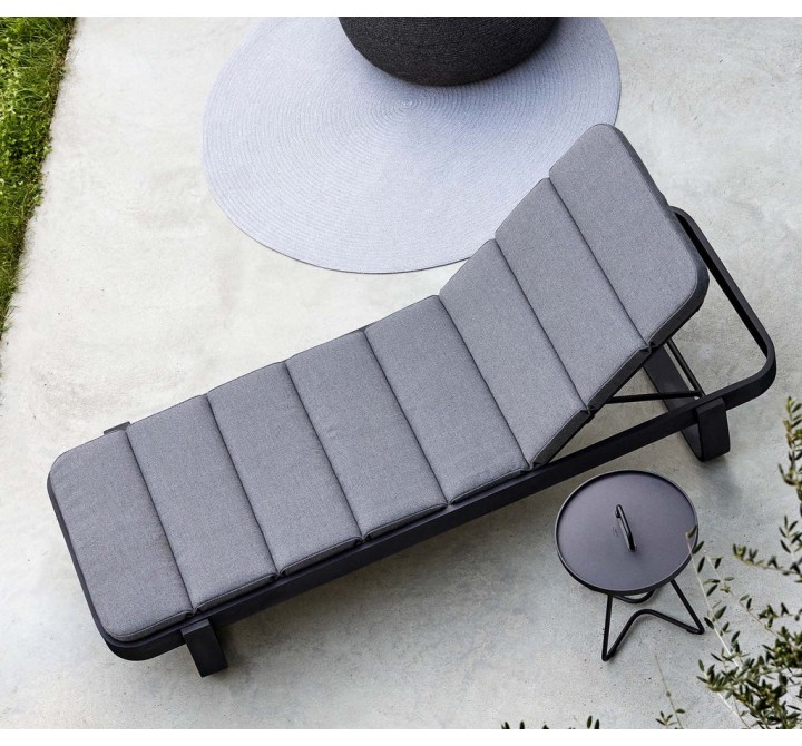 Cane-line Cut Sunbed, Incl. Grey Airtouch Cushion - Top View