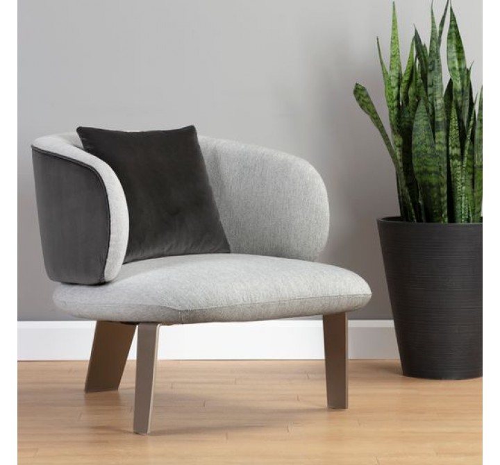 Sunpan Garry Lounge Chair - San Remo Winter Cloud / Diamond Mummy - Lifestyle