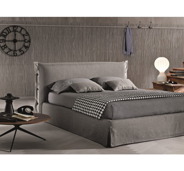 J&M Furniture Giselle Platform Storage Bed
