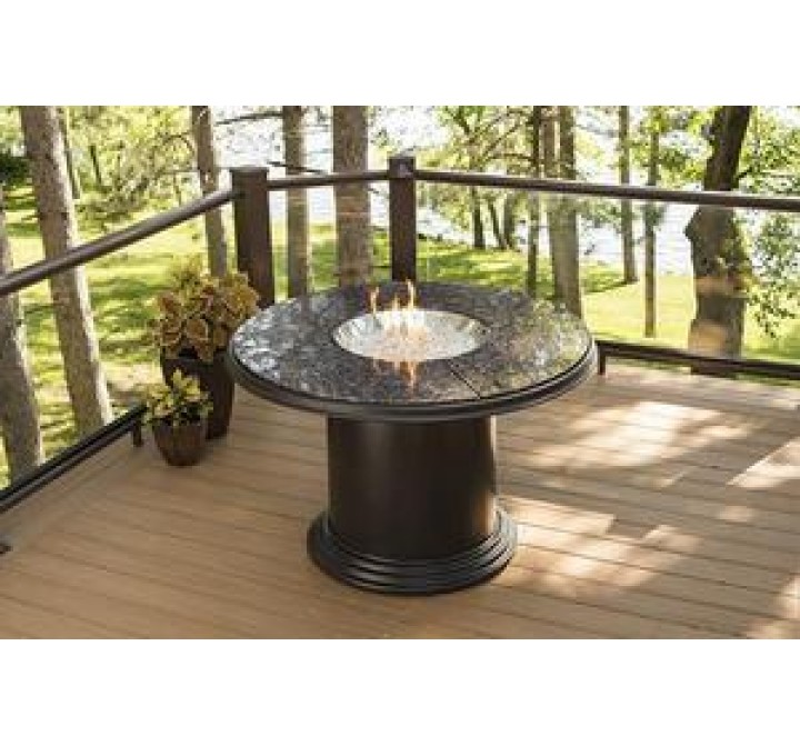 Outdoor Greatroom Company Grand Colonial Dining Fire Pit Table - Lifestyle
