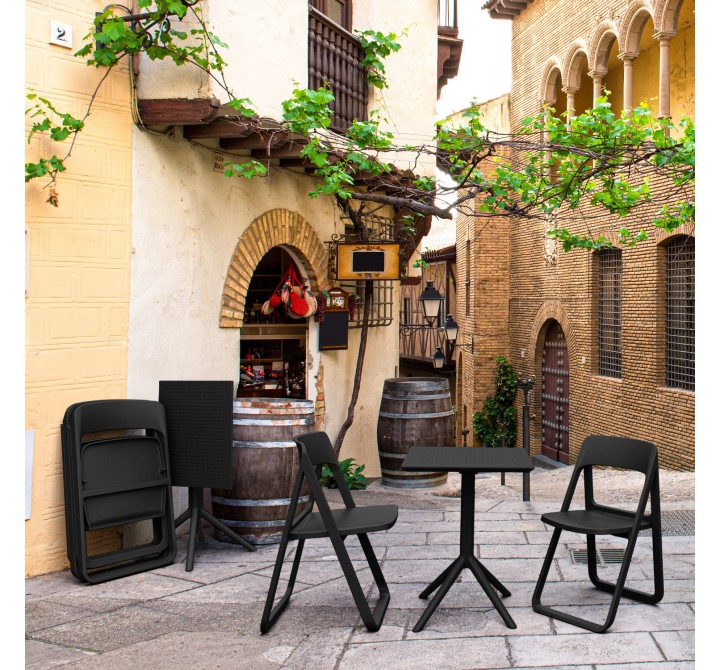 Dream Folding Outdoor Chair Black - Lifestyle