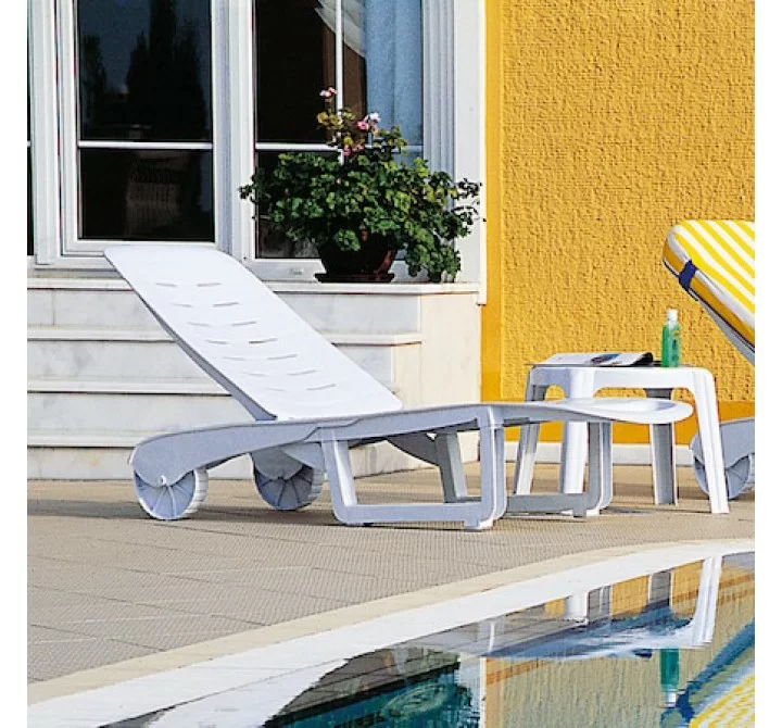 Compamia Sundance Pool Chaise Lounge - White - LIfestyle