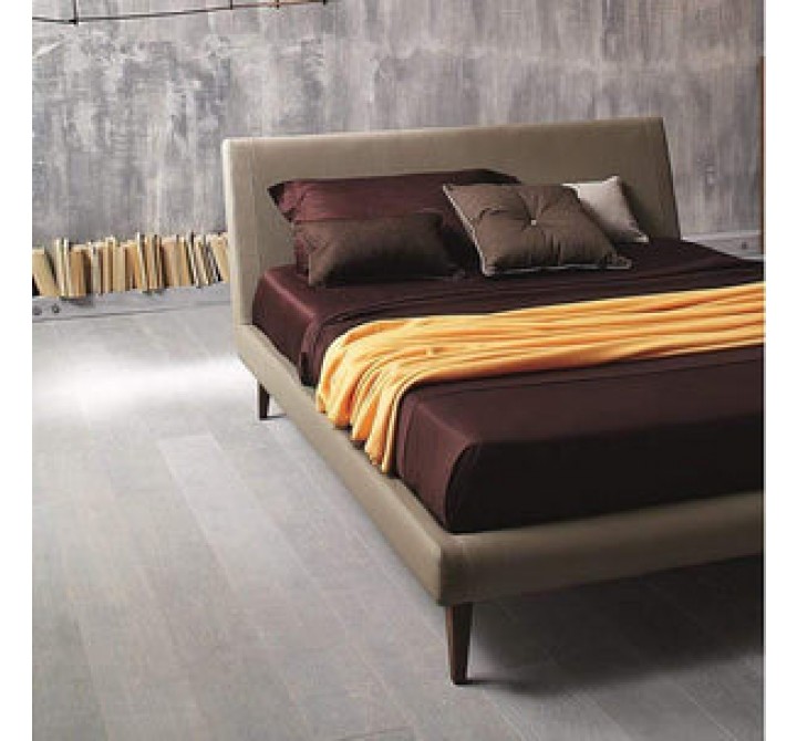 J&M Furniture Metropolitan King & Queen Size Bed