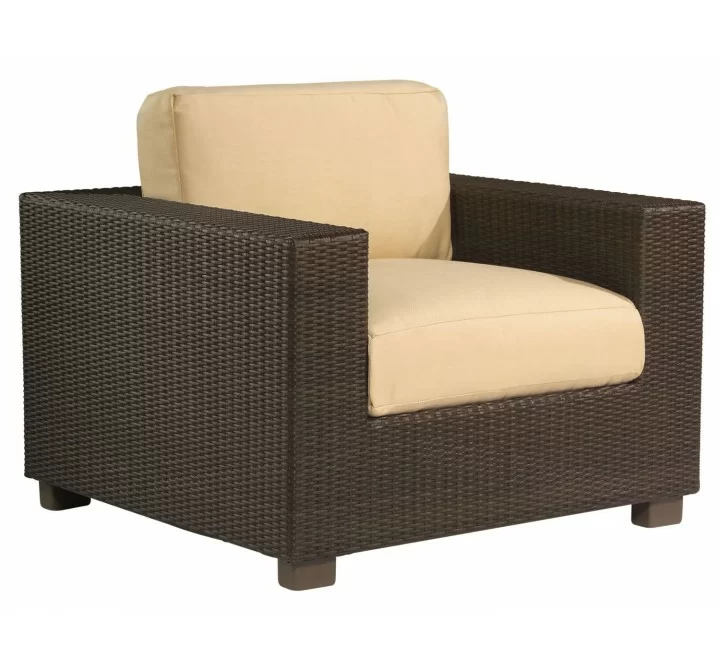 Woodard Montecito Lounge Chair - Angled