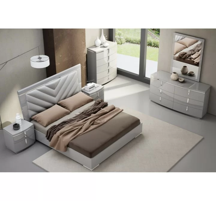 J&M Furniture New York King & Queen Size Bed