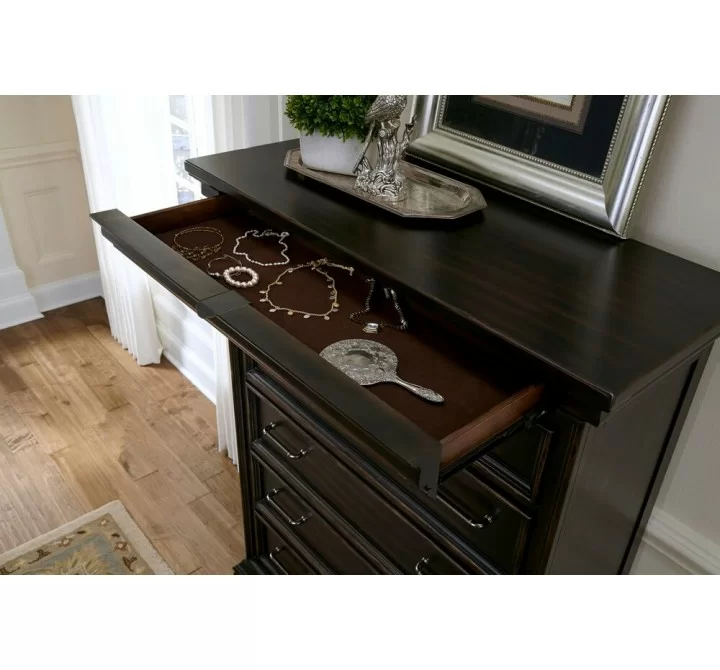 Pulaski Furniture Caldwell 6 Drawer Chest Top