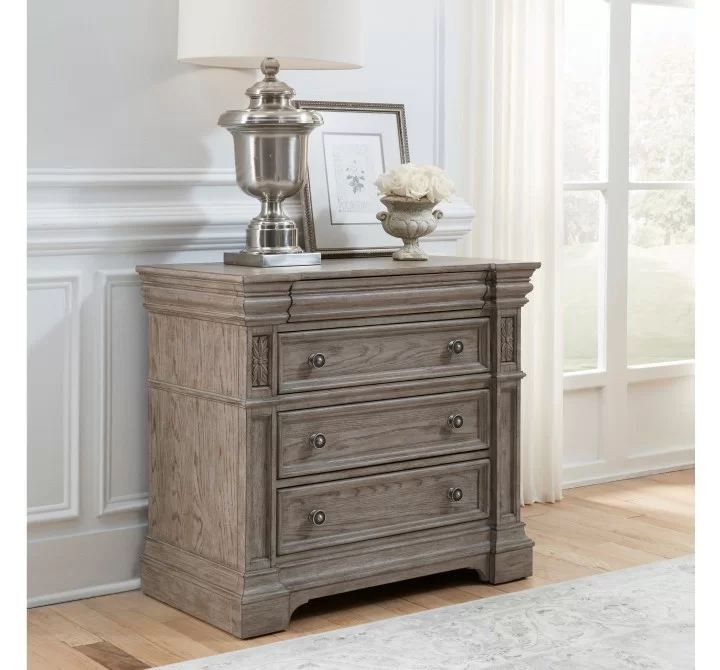 Pulaski Furniture Kingsbury 4 Drawer Bachelor's Chest 