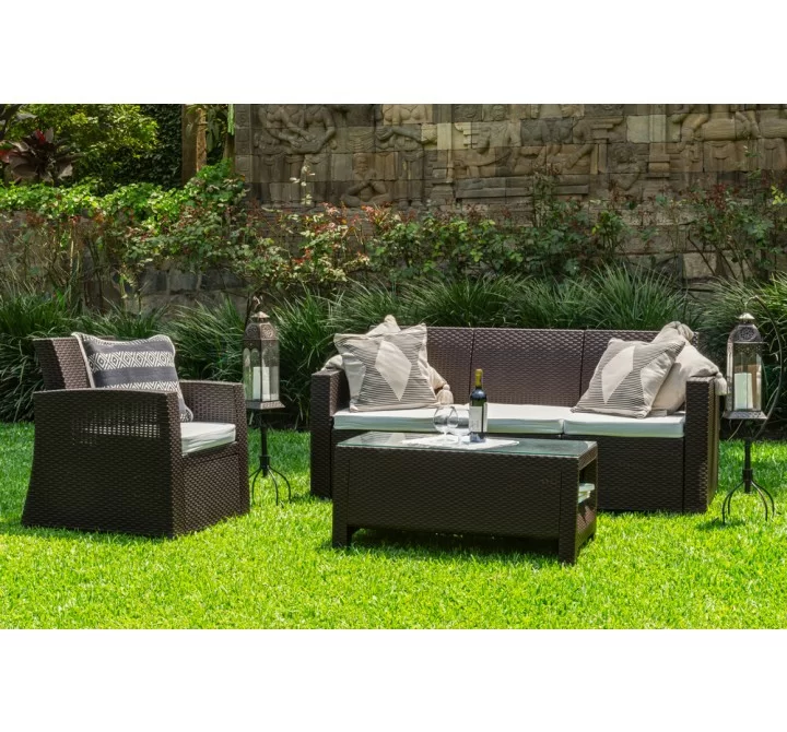 Hospitality Rattan Patio Plastique Lounge Chair Set