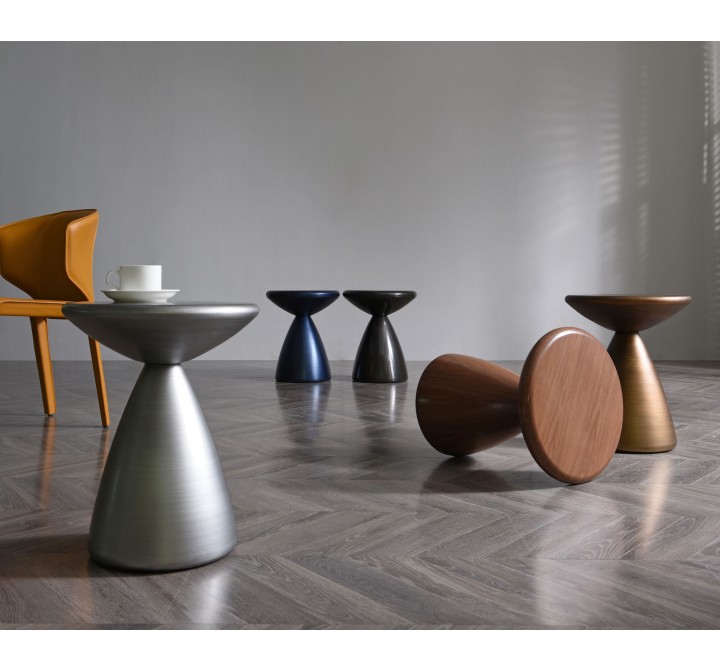 Whiteline Modern Living Ayla Side Table In Navy Blue Metal Structure - Lifestyle