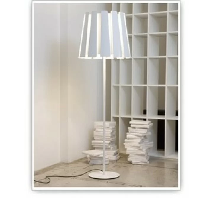 Tango Lighting Carpyen Twist Floor Lamp