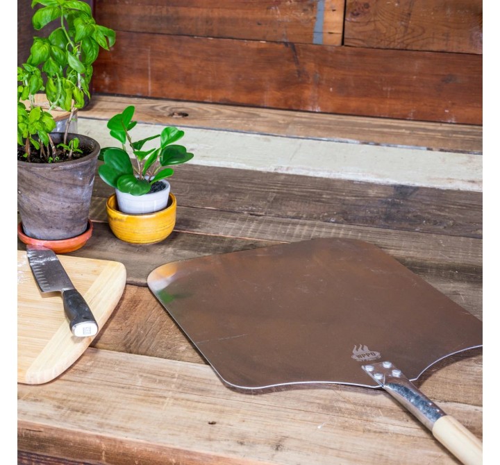 WPPO Ovens Traditional Aluminum Long Handle Pizza Peel 16"W x 40"L - Lifestyle