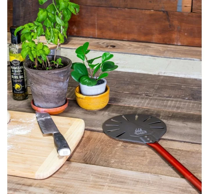 WPPO Ovens 7" Round Turning Pizza Peel With Break Down Handle - Lifestyle