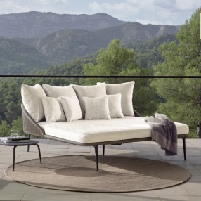 Skyline Design Rodona Daybed with Sunbrella Cushion Outdoor