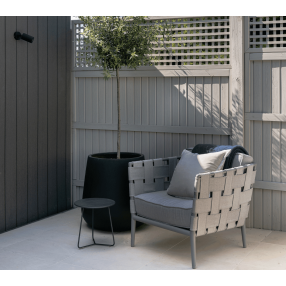 Cane-Line Conic Lounge Chair Incl. Light Grey AirTouch Cushion Set Front