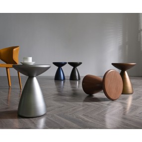 Whiteline Modern Living Ayla Side Table In Navy Blue Metal Structure - Lifestyle