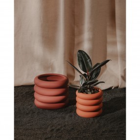Moe's Home Collection Wava Planter in Medium Claret Red - Lifestyle