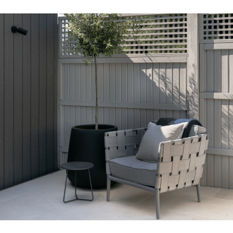 Cane-Line Conic Lounge Chair Incl. Light Grey AirTouch Cushion Set Front
