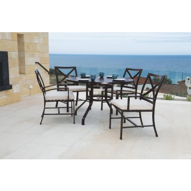 La Jolla Aluminum 48" Round Dining Table - Lifestyle in Set