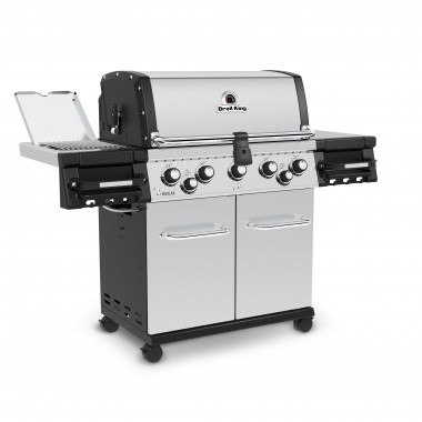 Broil King Regal S 590 Pro IR - NG/LP - Closed and Angled