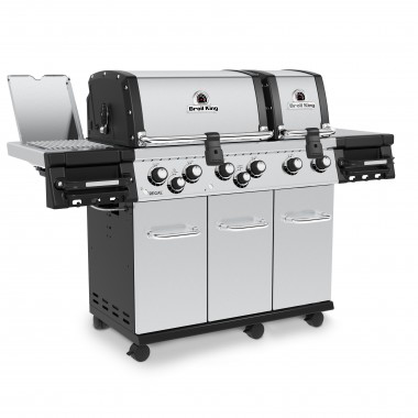 Broil King Regal S 690 Pro IR - NG/LP - Close and Angled