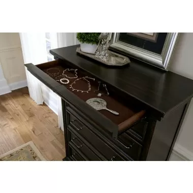 Pulaski Furniture Caldwell 6 Drawer Chest Top